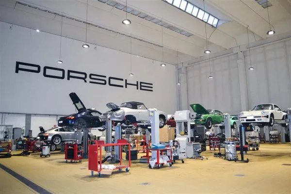 Porsche Miláno - osvetlenie od SLOVEX ALFA